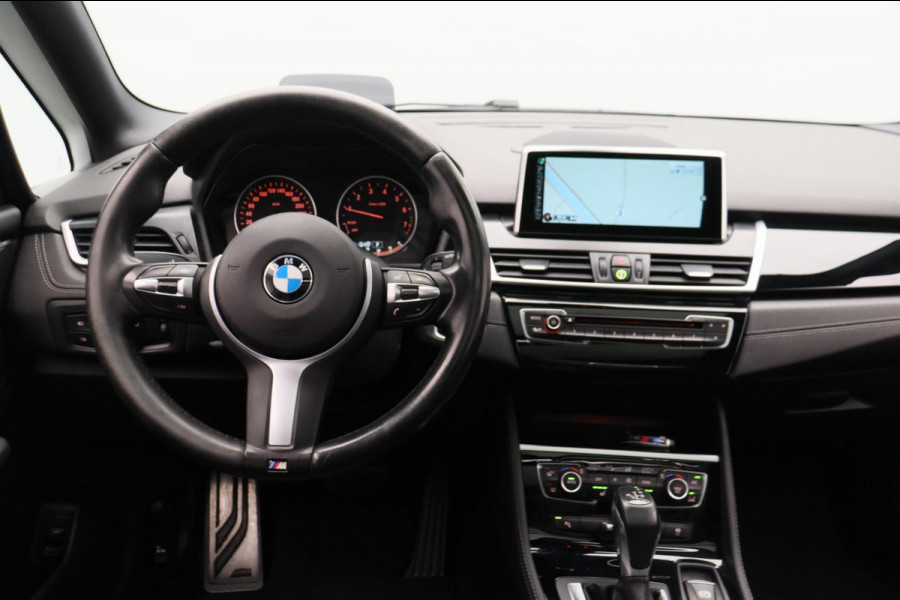 BMW 2 Serie Active Tourer 218i High Executive M-Sport Pano/dak Trekhaak Head/up Origineel NL