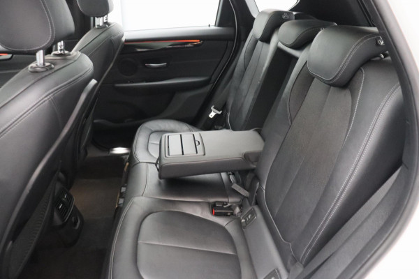 BMW 2 Serie Active Tourer 218i High Executive M-Sport Pano/dak Trekhaak Head/up Origineel NL