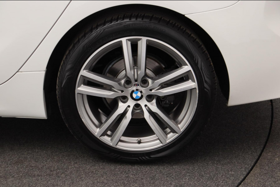 BMW 2 Serie Active Tourer 218i High Executive M-Sport Pano/dak Trekhaak Head/up Origineel NL