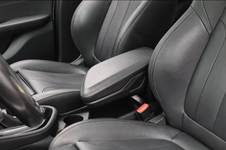 BMW 2 Serie Active Tourer 218i High Executive M-Sport Pano/dak Trekhaak Head/up Origineel NL