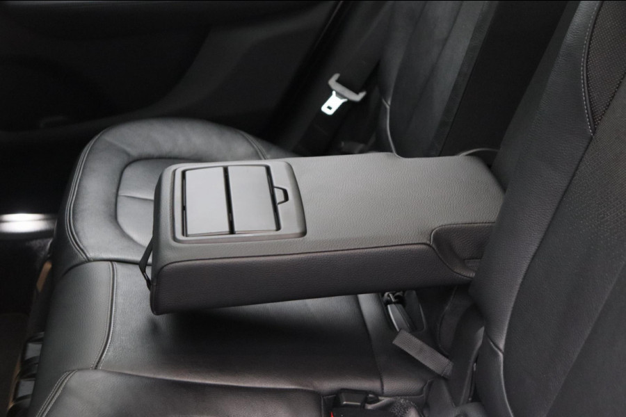 BMW 2 Serie Active Tourer 218i High Executive M-Sport Pano/dak Trekhaak Head/up Origineel NL