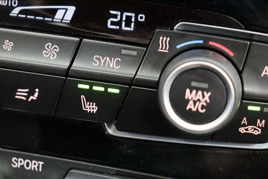 BMW 2 Serie Active Tourer 218i High Executive M-Sport Pano/dak Trekhaak Head/up Origineel NL