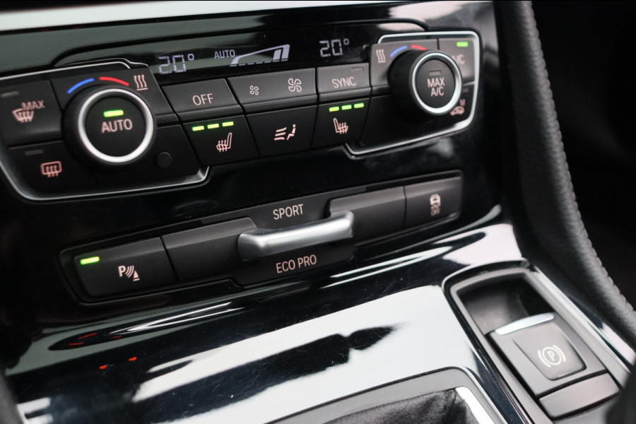 BMW 2 Serie Active Tourer 218i High Executive M-Sport Pano/dak Trekhaak Head/up Origineel NL