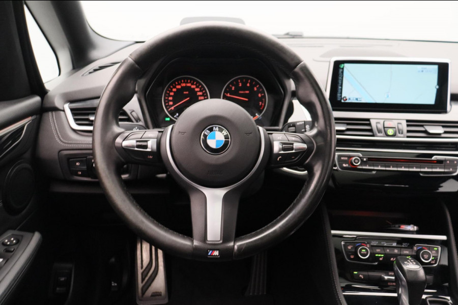 BMW 2 Serie Active Tourer 218i High Executive M-Sport Pano/dak Trekhaak Head/up Origineel NL