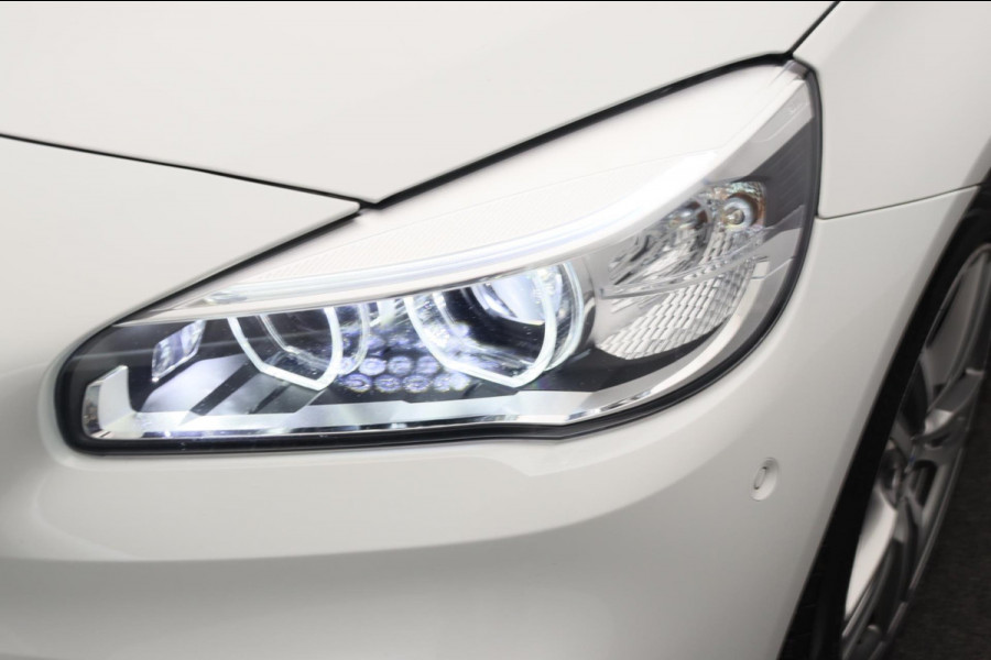 BMW 2 Serie Active Tourer 218i High Executive M-Sport Pano/dak Trekhaak Head/up Origineel NL