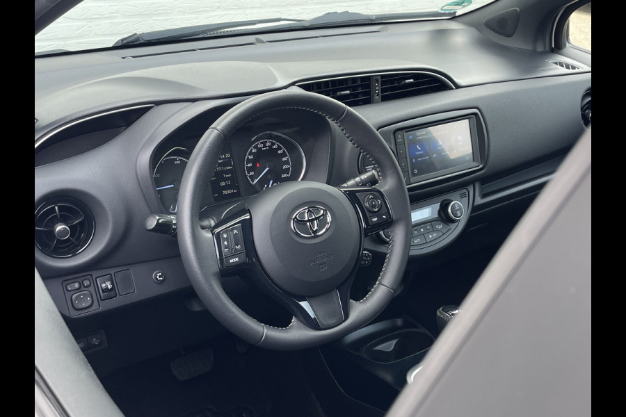 Toyota Yaris 1.5 Hybrid Bi-Tone | Parelmoer | CarPlay | Camera | Keyless | Cruise | 16 inch