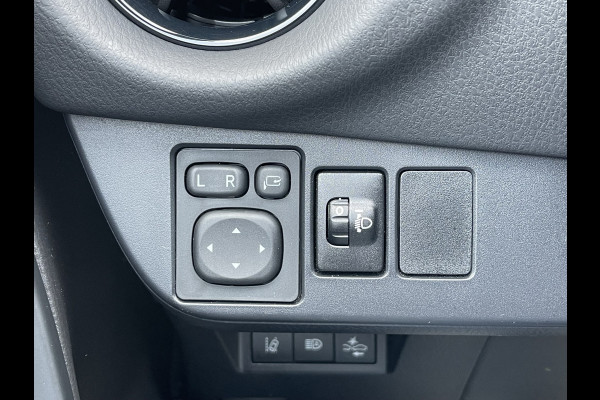 Toyota Yaris 1.5 Hybrid Bi-Tone | Parelmoer | CarPlay | Camera | Keyless | Cruise | 16 inch