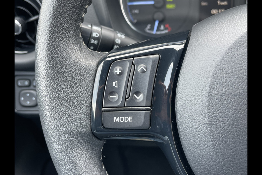 Toyota Yaris 1.5 Hybrid Bi-Tone | Parelmoer | CarPlay | Camera | Keyless | Cruise | 16 inch