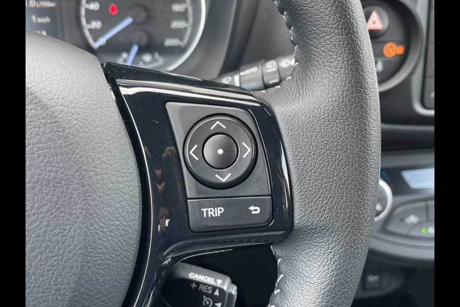 Toyota Yaris 1.5 Hybrid Bi-Tone | Parelmoer | CarPlay | Camera | Keyless | Cruise | 16 inch