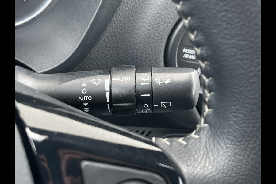 Toyota Yaris 1.5 Hybrid Bi-Tone | Parelmoer | CarPlay | Camera | Keyless | Cruise | 16 inch