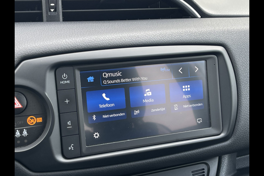 Toyota Yaris 1.5 Hybrid Bi-Tone | Parelmoer | CarPlay | Camera | Keyless | Cruise | 16 inch