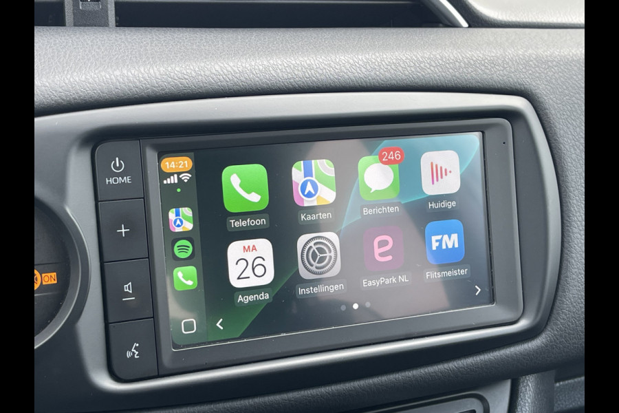 Toyota Yaris 1.5 Hybrid Bi-Tone | Parelmoer | CarPlay | Camera | Keyless | Cruise | 16 inch