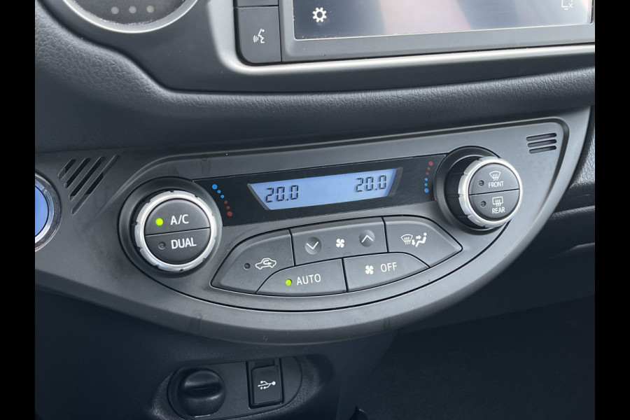 Toyota Yaris 1.5 Hybrid Bi-Tone | Parelmoer | CarPlay | Camera | Keyless | Cruise | 16 inch
