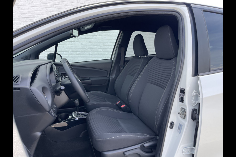 Toyota Yaris 1.5 Hybrid Bi-Tone | Parelmoer | CarPlay | Camera | Keyless | Cruise | 16 inch
