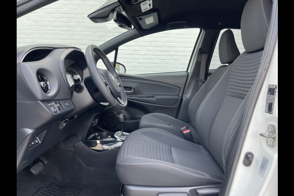 Toyota Yaris 1.5 Hybrid Bi-Tone | Parelmoer | CarPlay | Camera | Keyless | Cruise | 16 inch