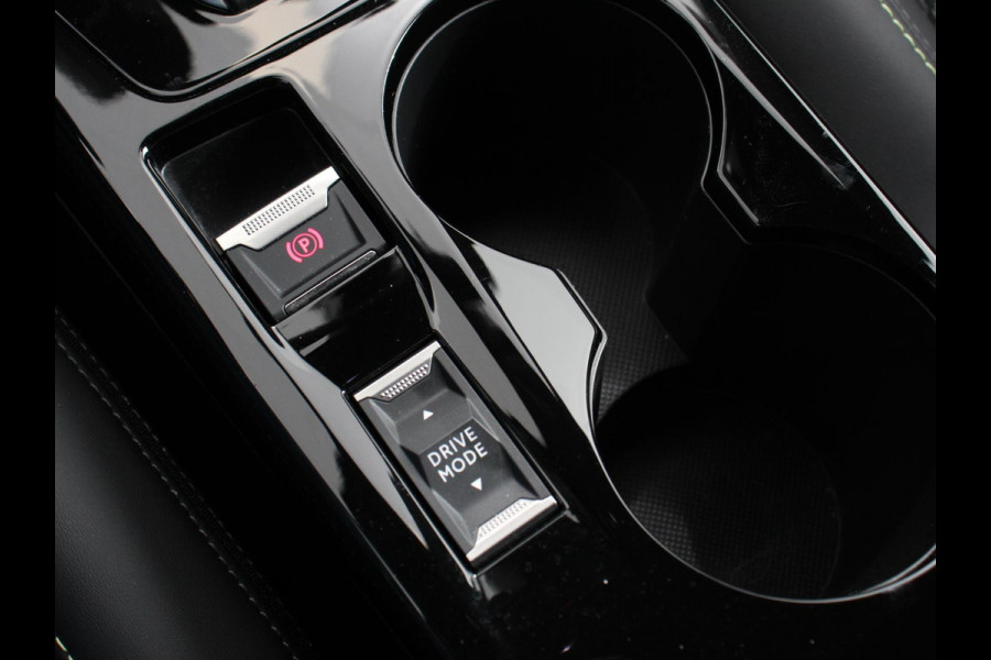 Peugeot 2008 1.2 PureTech 130 GT Automaat Climate Control Control Camera Achter Navigatie Apple Carplay / Android auto Velgen 17 inch