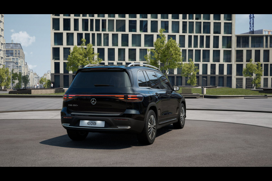 Mercedes-Benz EQB 250+ Business Solution Luxury 7p. 71 kWh | Parkeerpakket met achteruitrijcamera | EASY PACK achterklep | Dodehoekassistent | GUARD 360° Voertuigbescherming Plus | Extra USB-poorten | Verwarmde stoelen vooraan |