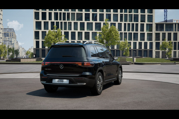 Mercedes-Benz EQB 250+ Business Solution Luxury 7p. 71 kWh | Parkeerpakket met achteruitrijcamera | EASY PACK achterklep | Dodehoekassistent | GUARD 360° Voertuigbescherming Plus | Extra USB-poorten | Verwarmde stoelen vooraan |