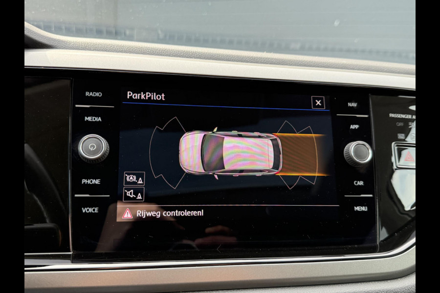 Volkswagen Polo 1.0 TSI Comfortline Business R-Line 2e Eigenaar,Automaat,Navi,Clima,Adapt cruise,Pano,Carplay,PDC V+A,Trekhaak,Elek ramen,Lm velgen,N.A.P,APK tot 02-2026