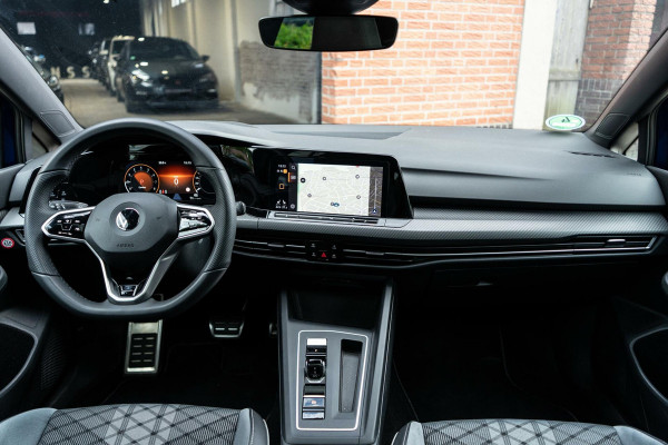 Volkswagen Golf 1.5 eTSI R-Line Pano / HUD / Camera
