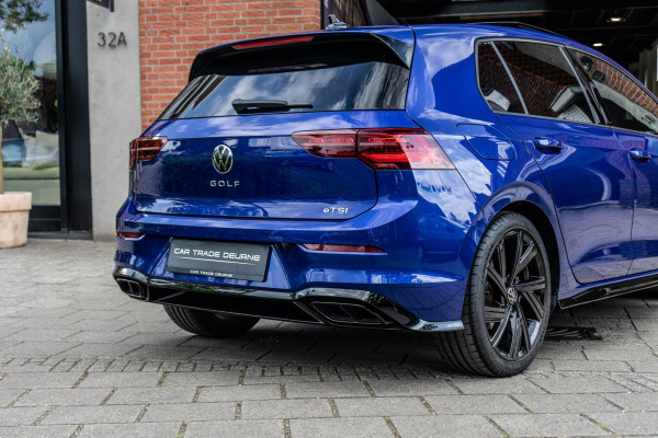 Volkswagen Golf 1.5 eTSI R-Line Pano / HUD / Camera