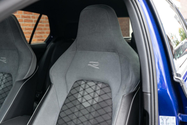 Volkswagen Golf 1.5 eTSI R-Line Pano / HUD / Camera