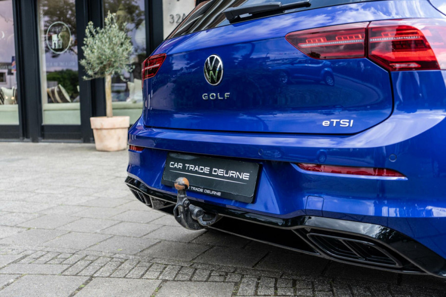 Volkswagen Golf 1.5 eTSI R-Line Pano / HUD / Camera