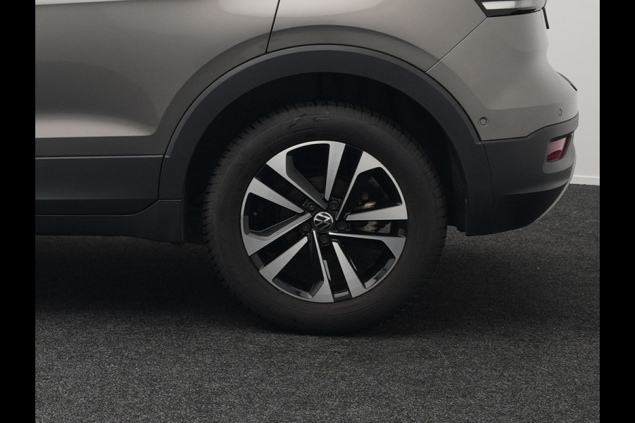 Volkswagen T-Cross 1.5 TSI Style 150pk DSG | Adaptive Cruise | Beats Audio | Stoelverwarming | Apple Carplay | Sfeerverlichting | Parkassist | Navi Full Map | DAB |