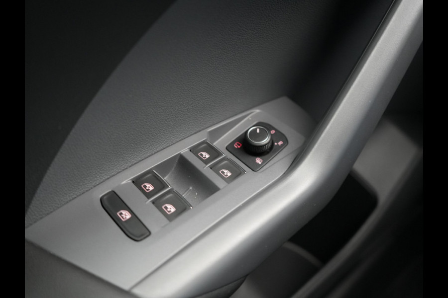 Volkswagen T-Cross 1.5 TSI Style 150pk DSG | Adaptive Cruise | Beats Audio | Stoelverwarming | Apple Carplay | Sfeerverlichting | Parkassist | Navi Full Map | DAB |