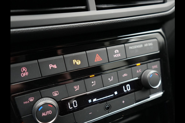Volkswagen T-Cross 1.5 TSI Style 150pk DSG | Adaptive Cruise | Beats Audio | Stoelverwarming | Apple Carplay | Sfeerverlichting | Parkassist | Navi Full Map | DAB |