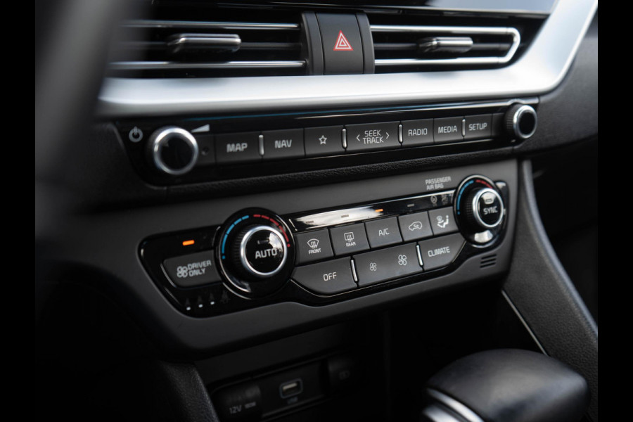 Kia Niro 1.6 GDi Hybrid DynamicLine | Trekhaak | Navigatie | Achteruitrijcamera |
