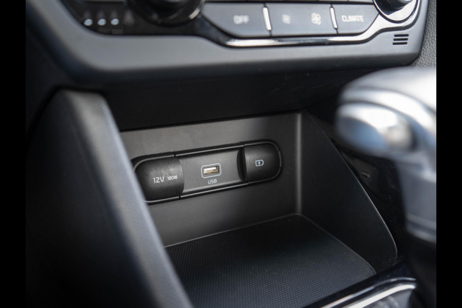 Kia Niro 1.6 GDi Hybrid DynamicLine | Trekhaak | Navigatie | Achteruitrijcamera |