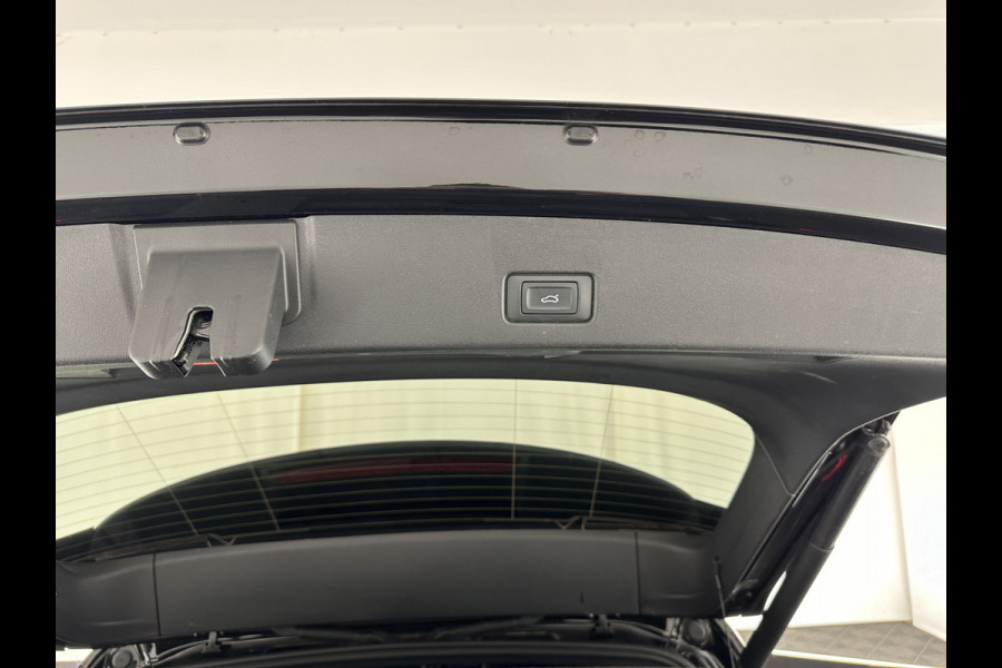 Audi Q4 e-tron 40 S edition 77 kWh S-Line-Sportpack [ 3-Fase ] (INCL-BTW) *HEAT-PUMP | LEATHER-FABRIC | MATRIX-LED | ADAPTIVE-CRUISE | AMBIENT-LIGHT | DIGI-COCKPIT | AUDI-SOUND | DAB+ | KEYLESS | SHIFT-PADDLES | CAMERA | HEATED-SPORTSEATS | 20''ALU*
