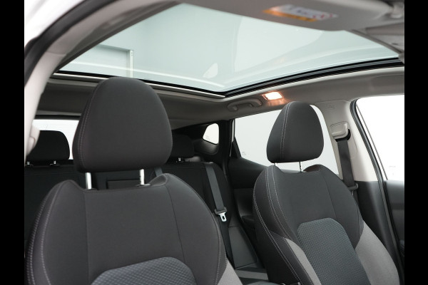 Nissan QASHQAI 1.3 DIG-T N-Connecta Automaat Dealer O.H. | Panodak | Sportstoelen Verwarmd | Apple Carplay | Navigatie | 360 Camera | Climate Control | DAB | Cruise Control |