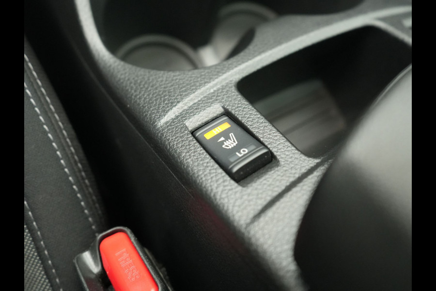 Nissan QASHQAI 1.3 DIG-T N-Connecta Automaat Dealer O.H. | Panodak | Sportstoelen Verwarmd | Apple Carplay | Navigatie | 360 Camera | Climate Control | DAB | Cruise Control |