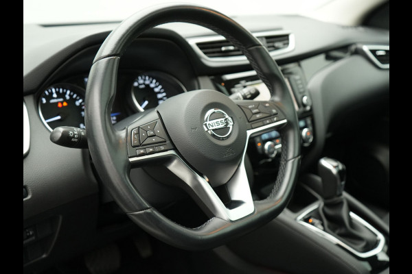 Nissan QASHQAI 1.3 DIG-T N-Connecta Automaat Dealer O.H. | Panodak | Sportstoelen Verwarmd | Apple Carplay | Navigatie | 360 Camera | Climate Control | DAB | Cruise Control |