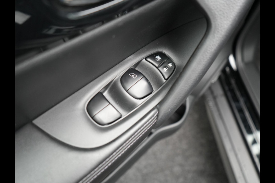 Nissan X-Trail 1.3 DIG-T Tekna Automaat | Panodak | Lederen Sportstoelen Verwarmd | Navigatie | Apple Carplay | 360 Camera | L.M. 19" | BOSE Sound | Climate Control | Cruise Control | DAB |