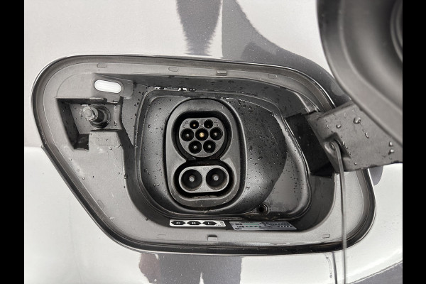 Volkswagen ID.3 First 58 kWh (INCL-BTW) *ADAPTIVE-CRUISE | FULL-LED | NAVI-FULLMAP | DIGI-COCKPIT | HEATED-COMFORT-SEATS | DAB+ | AMBIENT-LIGHT | MICROFIBRE | ECC | IQ-DRIVE | PDC | 18''ALU *