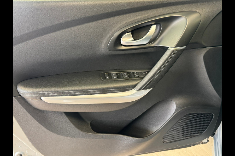 Renault Kadjar 1.3 TCe Zen AUT. PANORAMADAK NAVIGATIE CAMERA TREKHAAK PDC BLUETOOTH AIROC CRUISE USB START/STOP