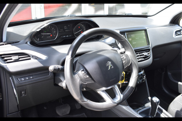 Peugeot 2008 1.2 PureTech Active Automaat / Clima / Trekhaak / Parkeersensoren / Cruise control / 16" LM