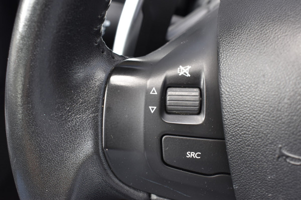 Peugeot 2008 1.2 PureTech Active Automaat / Clima / Trekhaak / Parkeersensoren / Cruise control / 16" LM