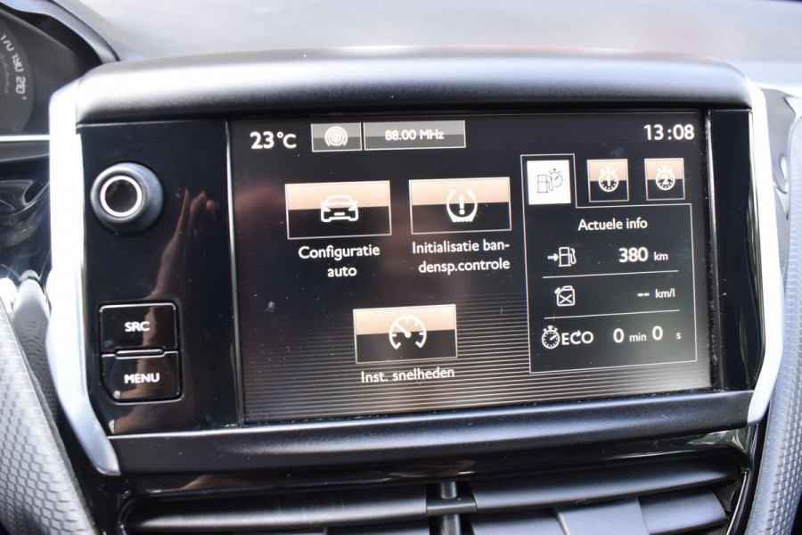 Peugeot 2008 1.2 PureTech Active Automaat / Clima / Trekhaak / Parkeersensoren / Cruise control / 16" LM
