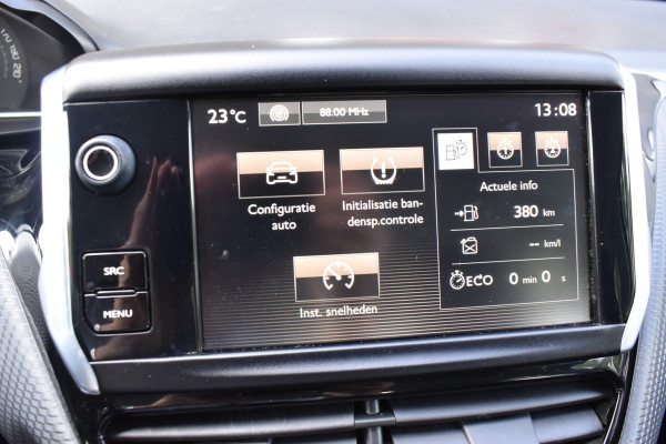 Peugeot 2008 1.2 PureTech Active Automaat / Clima / Trekhaak / Parkeersensoren / Cruise control / 16" LM
