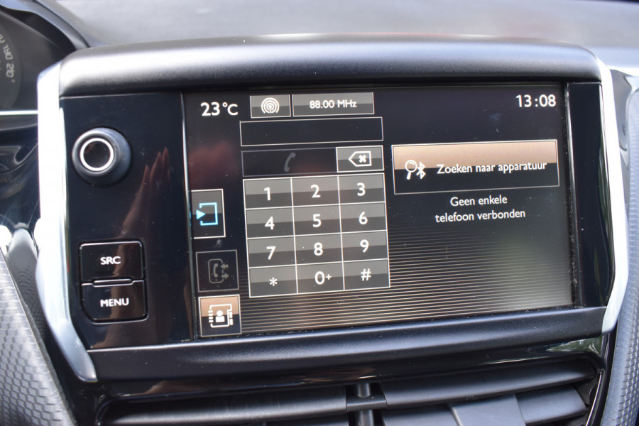 Peugeot 2008 1.2 PureTech Active Automaat / Clima / Trekhaak / Parkeersensoren / Cruise control / 16" LM