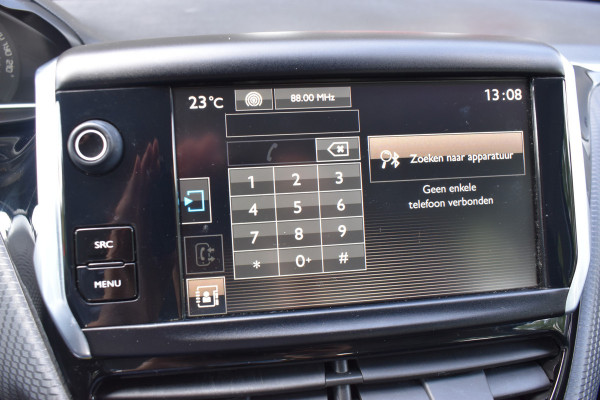 Peugeot 2008 1.2 PureTech Active Automaat / Clima / Trekhaak / Parkeersensoren / Cruise control / 16" LM