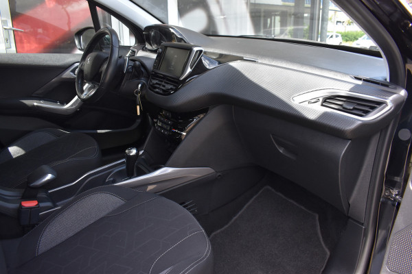 Peugeot 2008 1.2 PureTech Active Automaat / Clima / Trekhaak / Parkeersensoren / Cruise control / 16" LM