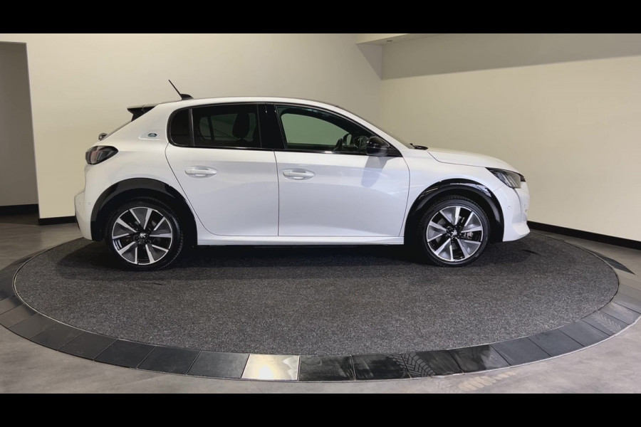 Peugeot e-208 EV GT Pack 50 kWh | Zwart dak | 100 % dealeronderhouden | Soh (batterijcheck) 91,06 %