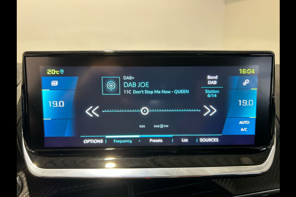 Peugeot e-208 EV GT Pack 50 kWh | Zwart dak | 100 % dealeronderhouden | Soh (batterijcheck) 91,06 %