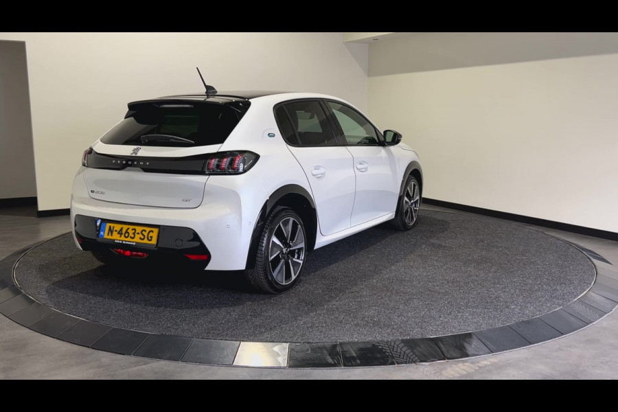 Peugeot e-208 EV GT Pack 50 kWh | Zwart dak | 100 % dealeronderhouden | Soh (batterijcheck) 91,06 %