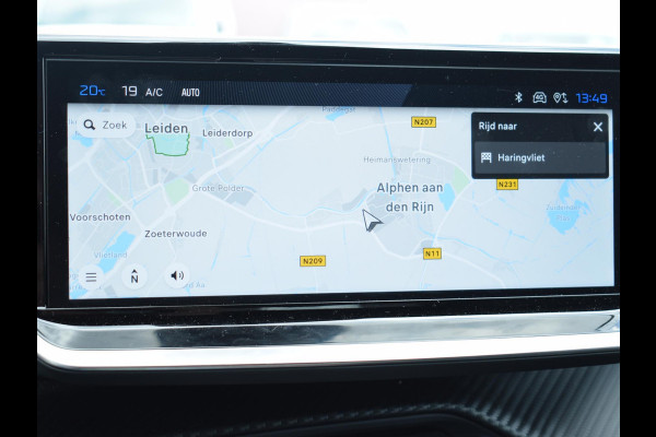 Peugeot 208 Hybrid 100 e-DCS6 GT PANORAMADAK | NAVI & CARPLAY | ACHTERUITRIJCAMERA MET SENSOREN | E.C.C. |